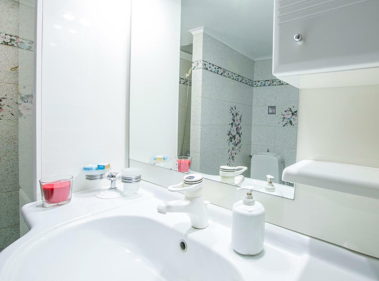Spacious Apartment Next To Metro - Marousi Atenas Exterior foto